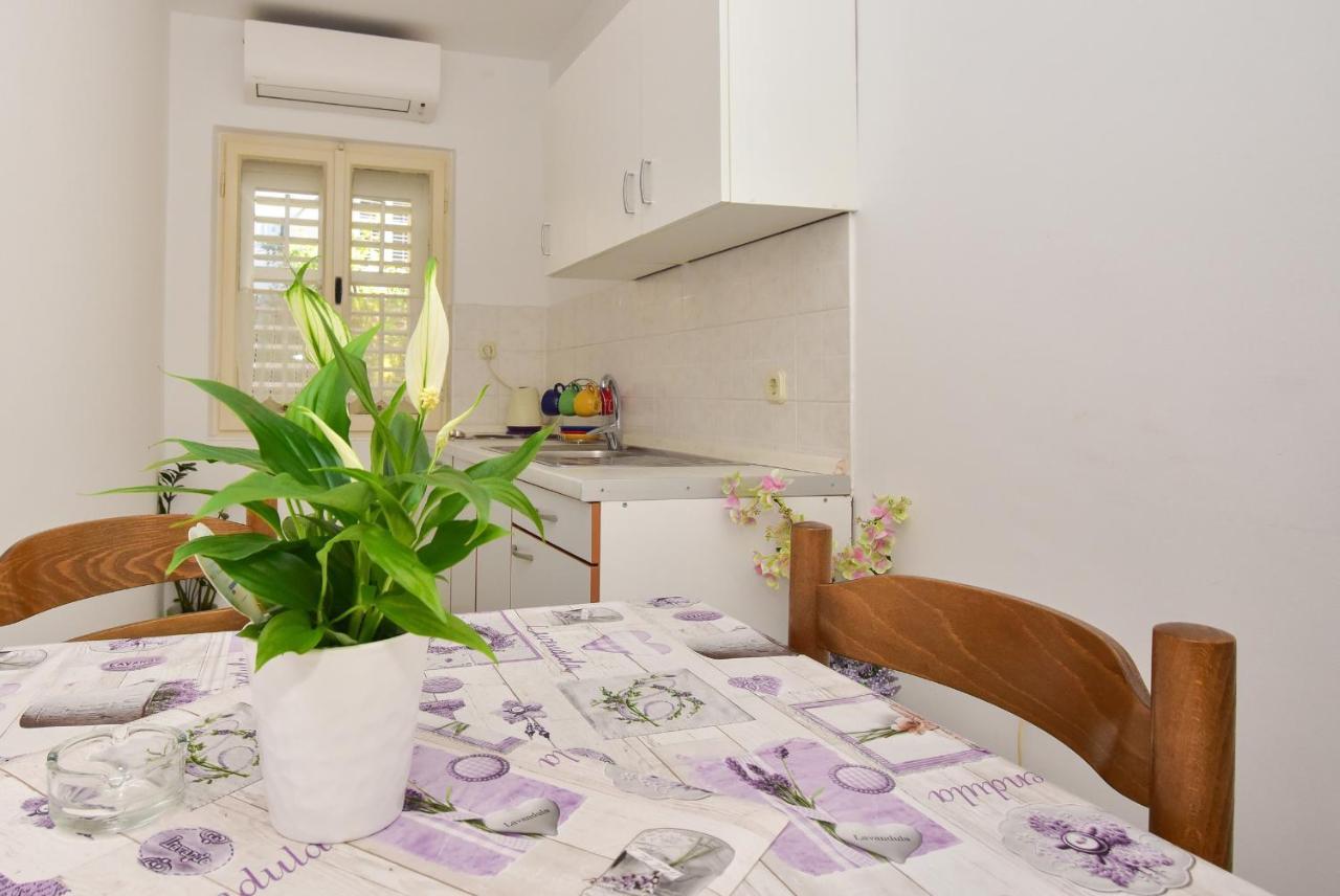 Apartmani Mira Sumic 포드고라 외부 사진