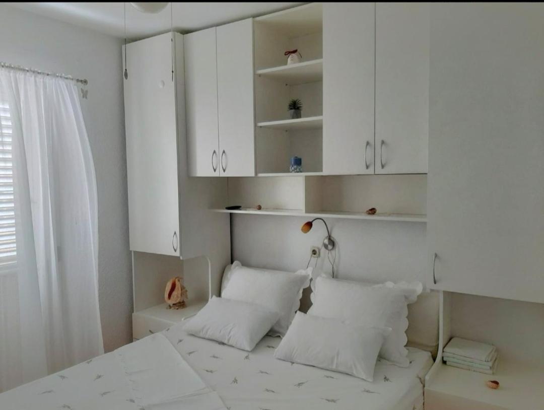 Apartmani Mira Sumic 포드고라 외부 사진