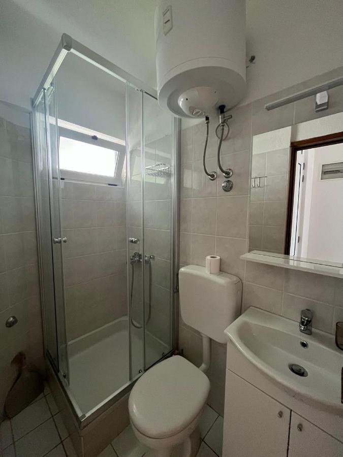 Apartmani Mira Sumic 포드고라 외부 사진